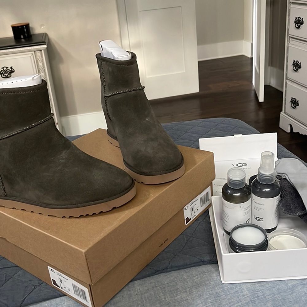 COPY - UGG wedge boots and UGG leather care kit